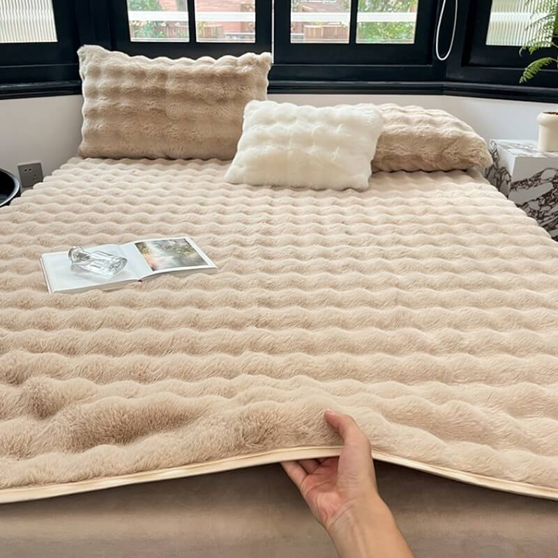 Deluxe Faux Rabbit Fur Anti-Slip Fitted Sheet Mattress Cover - Image 3