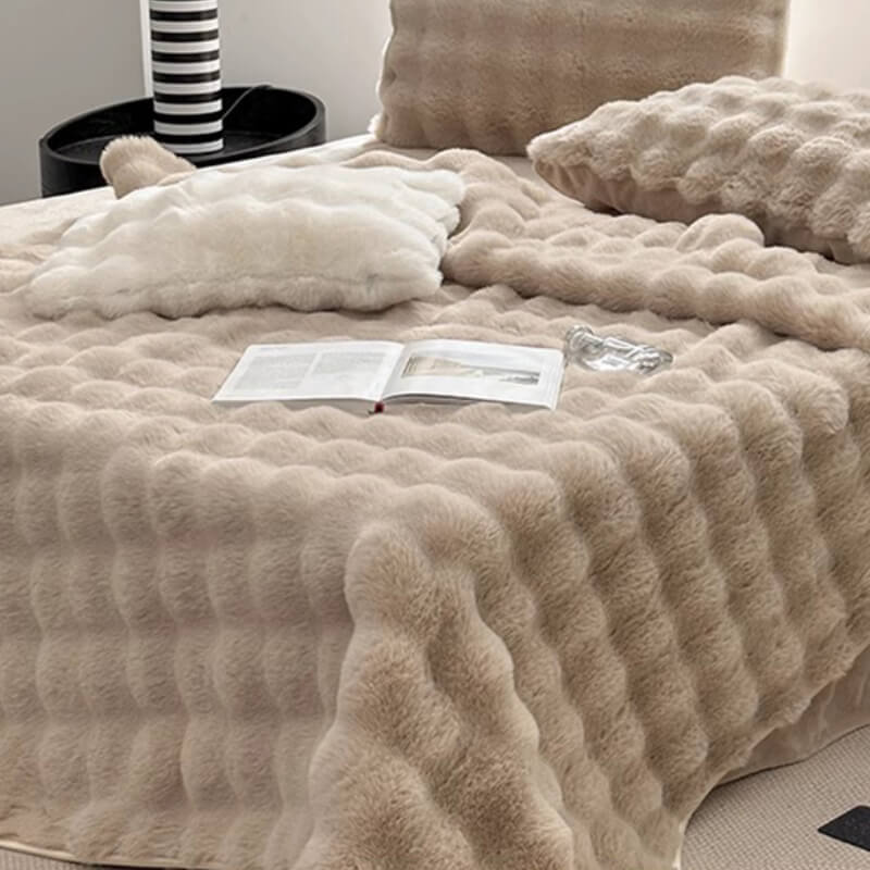 Deluxe Faux Rabbit Fur Anti-Slip Fitted Sheet Mattress Cover - Image 5