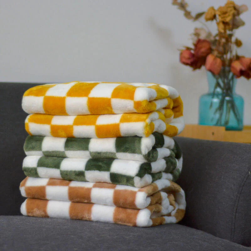 Stylish Chequered Flannel Pet Blanket Dog & Cat Blanket - Image 14