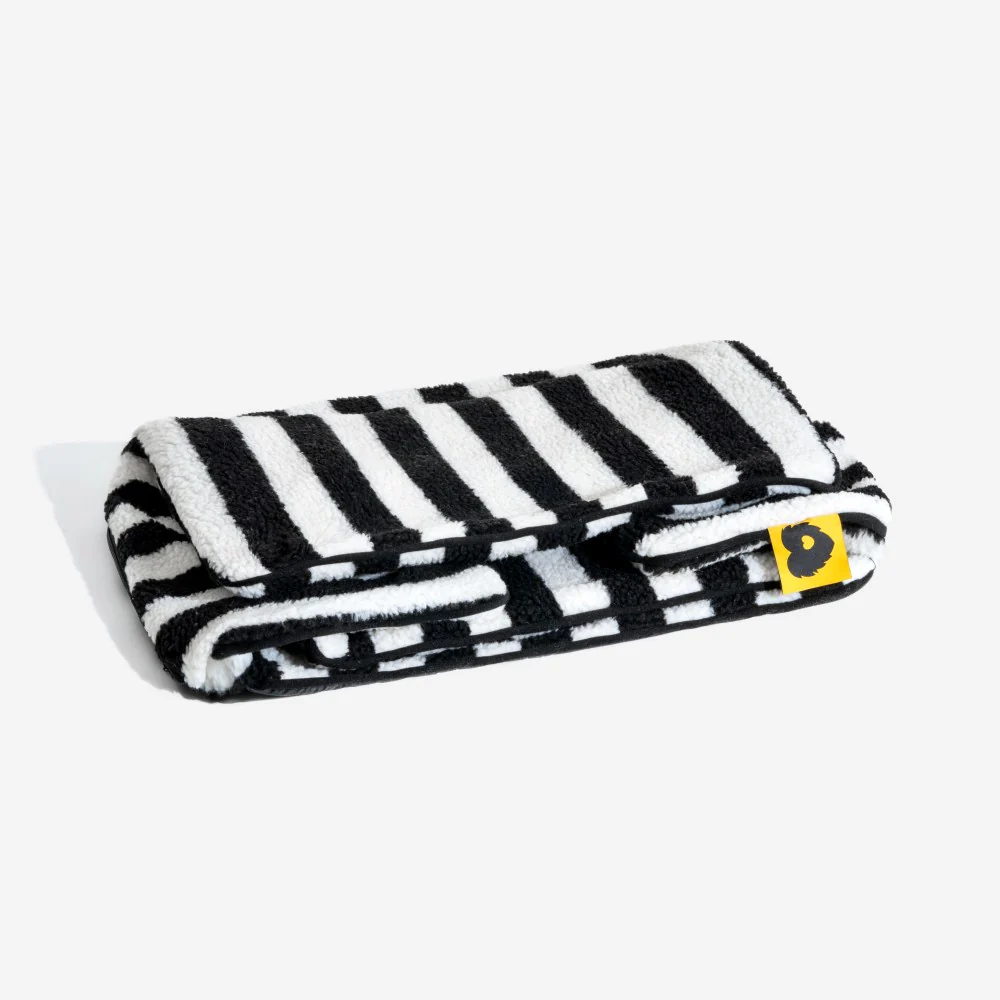 Trendy Striped Faux Lambswool Double Layer Dog & Cat Sofa Bed - Image 24